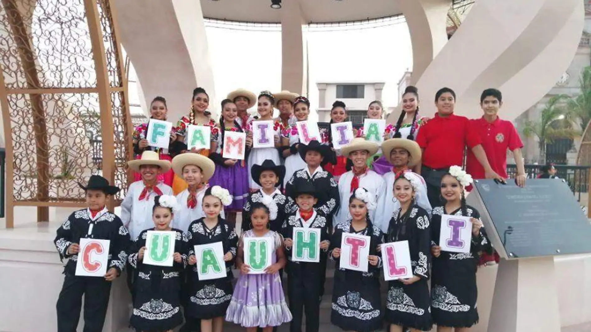 BALLET FOLKLÓRICO CUAUHTLI